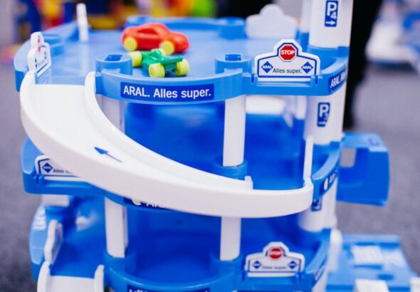 children toy manufacturer